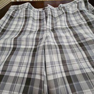very nice men's haggers short soft and wrinkle free good quality size 38